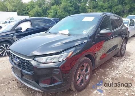 2025 Ford Escape St-Line z USA, uszkodzony, nr VIN 1FMCU0MN2SUA09605